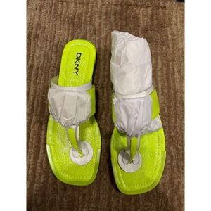 DKNY Halcott Thong Sandals‎ Neon Green Patent Leather Slides US 6 $110 NIB